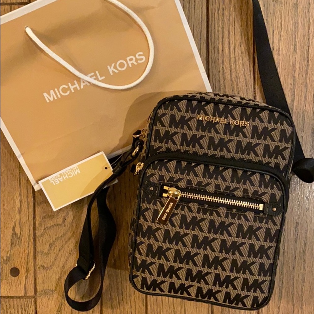 Michael Kors Bedford Zip Flight Bag